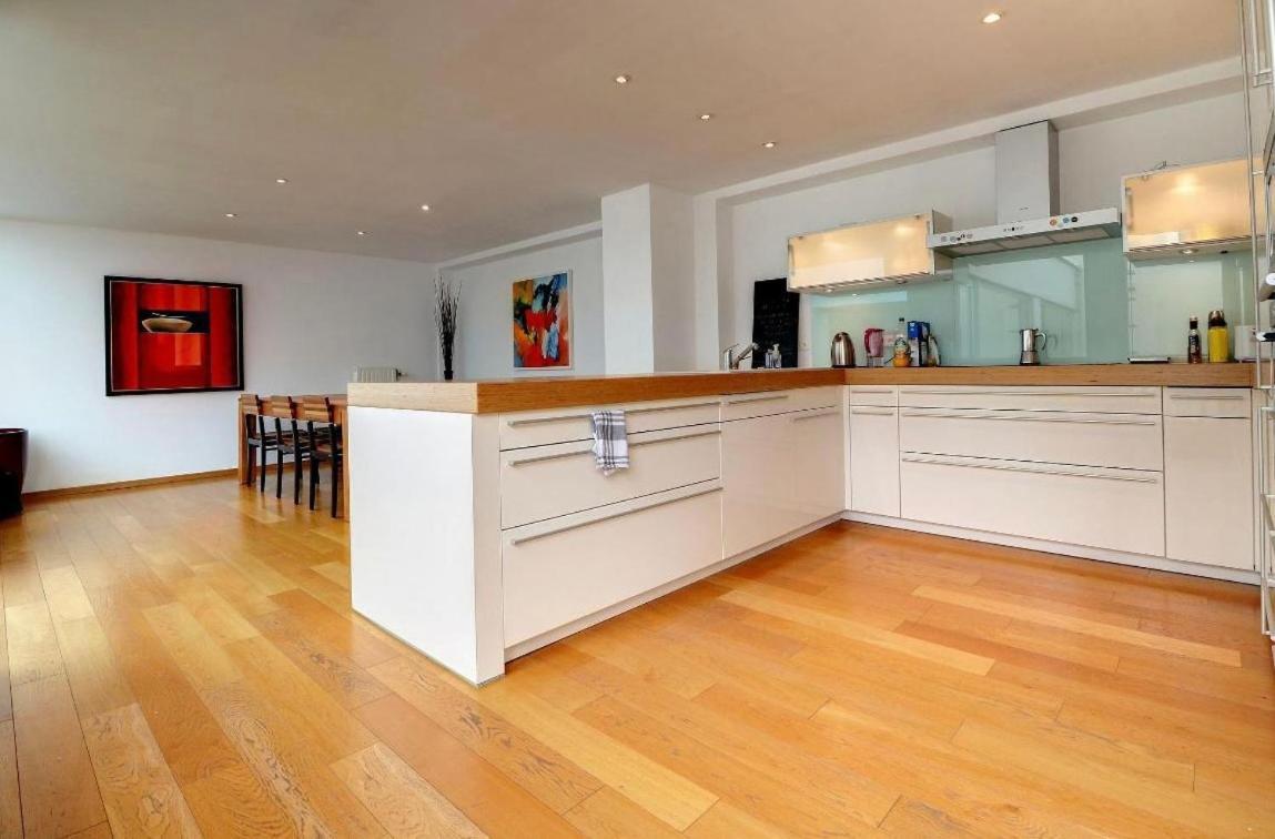 Down Town Spacious Duplex With Private Parking & Game Room Bruxelles Extérieur photo