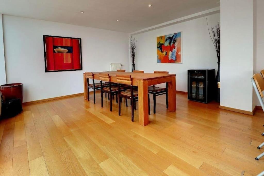 Down Town Spacious Duplex With Private Parking & Game Room Bruxelles Extérieur photo