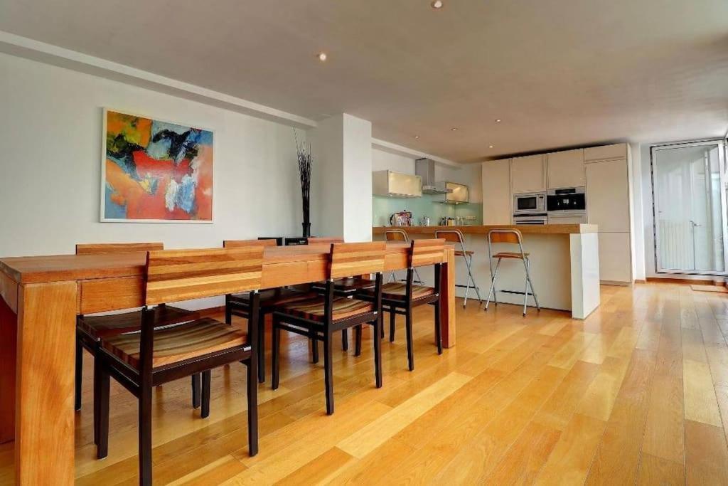 Down Town Spacious Duplex With Private Parking & Game Room Bruxelles Extérieur photo