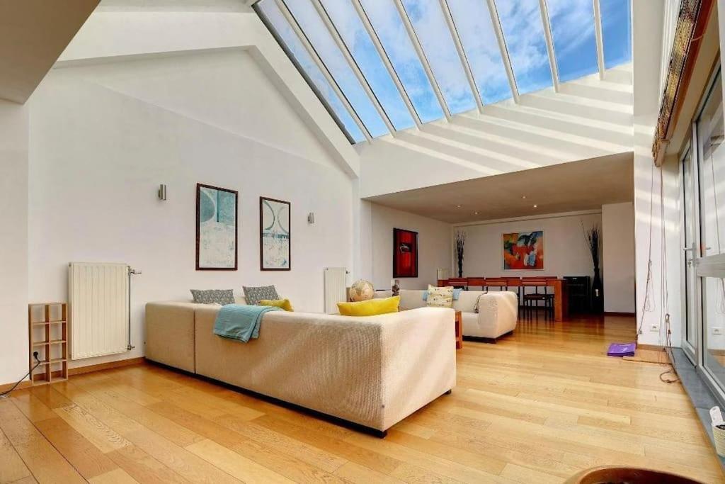 Down Town Spacious Duplex With Private Parking & Game Room Bruxelles Extérieur photo